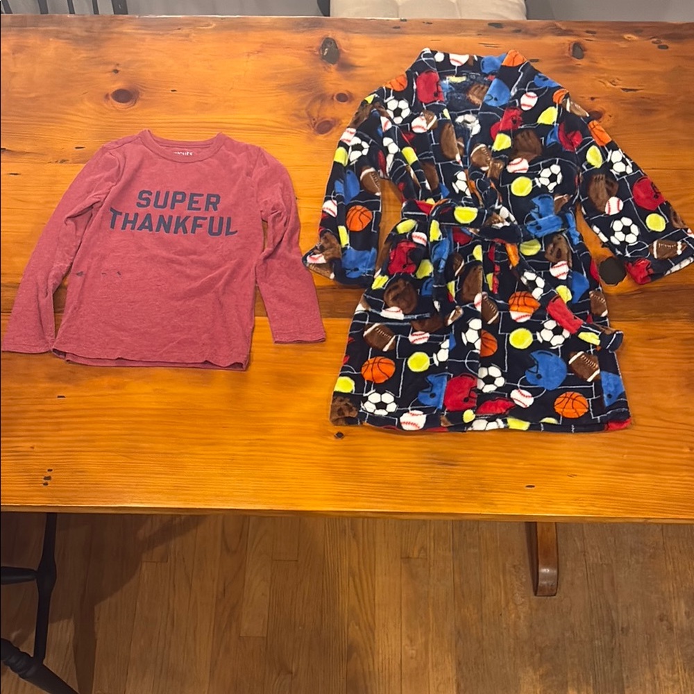 Super Thankful Shirt and Sports Pattern Robe